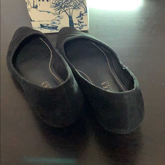 Lauren Ralph Lauren black suede flats size 6B - Picture 4 of 8